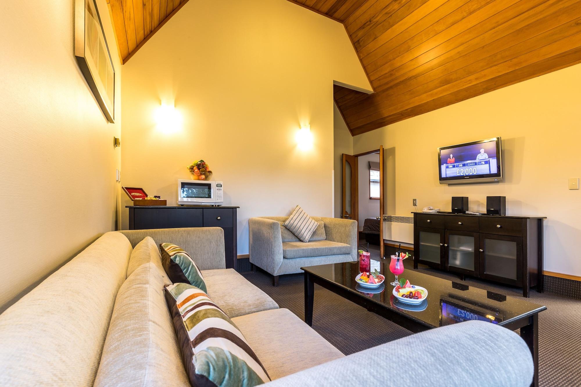 Distinction Te Anau Hotel & Villas Esterno foto