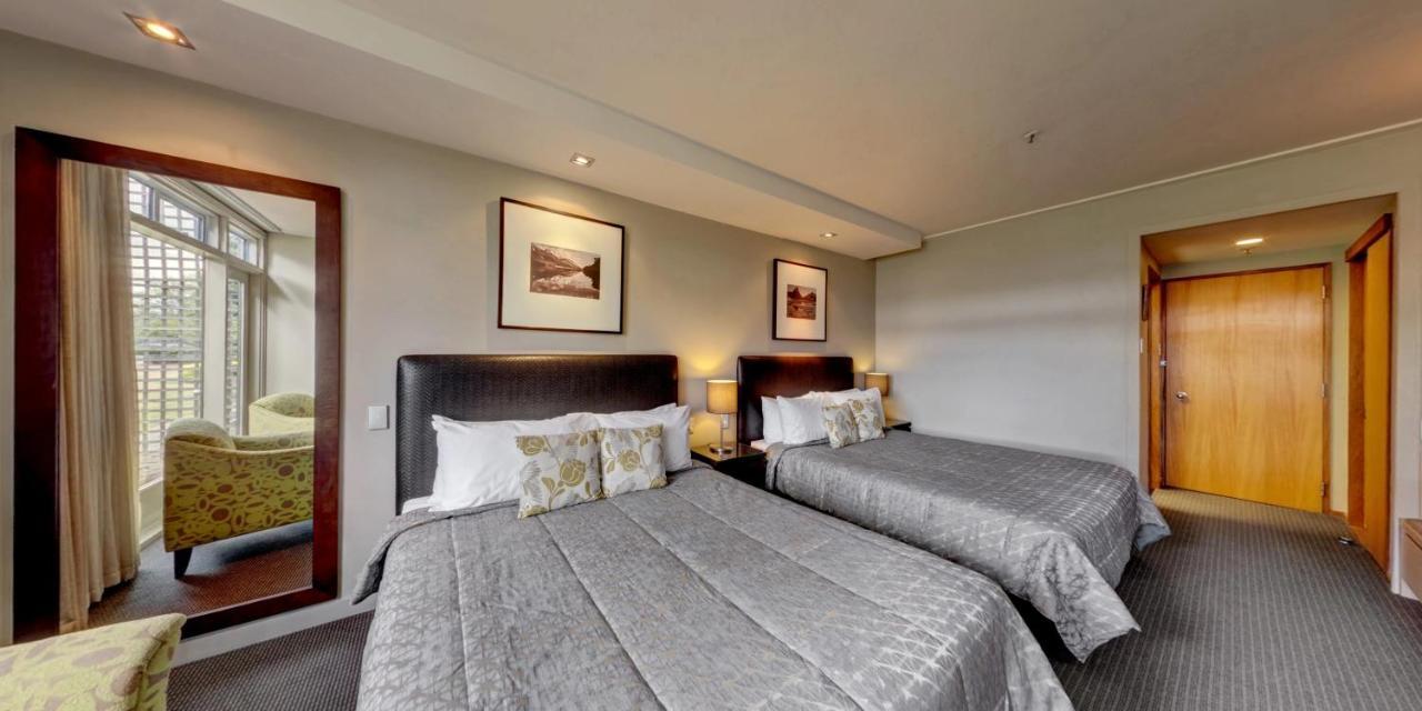Distinction Te Anau Hotel & Villas Esterno foto