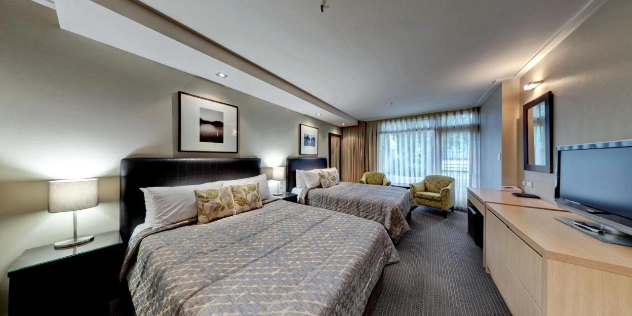 Distinction Te Anau Hotel & Villas Esterno foto