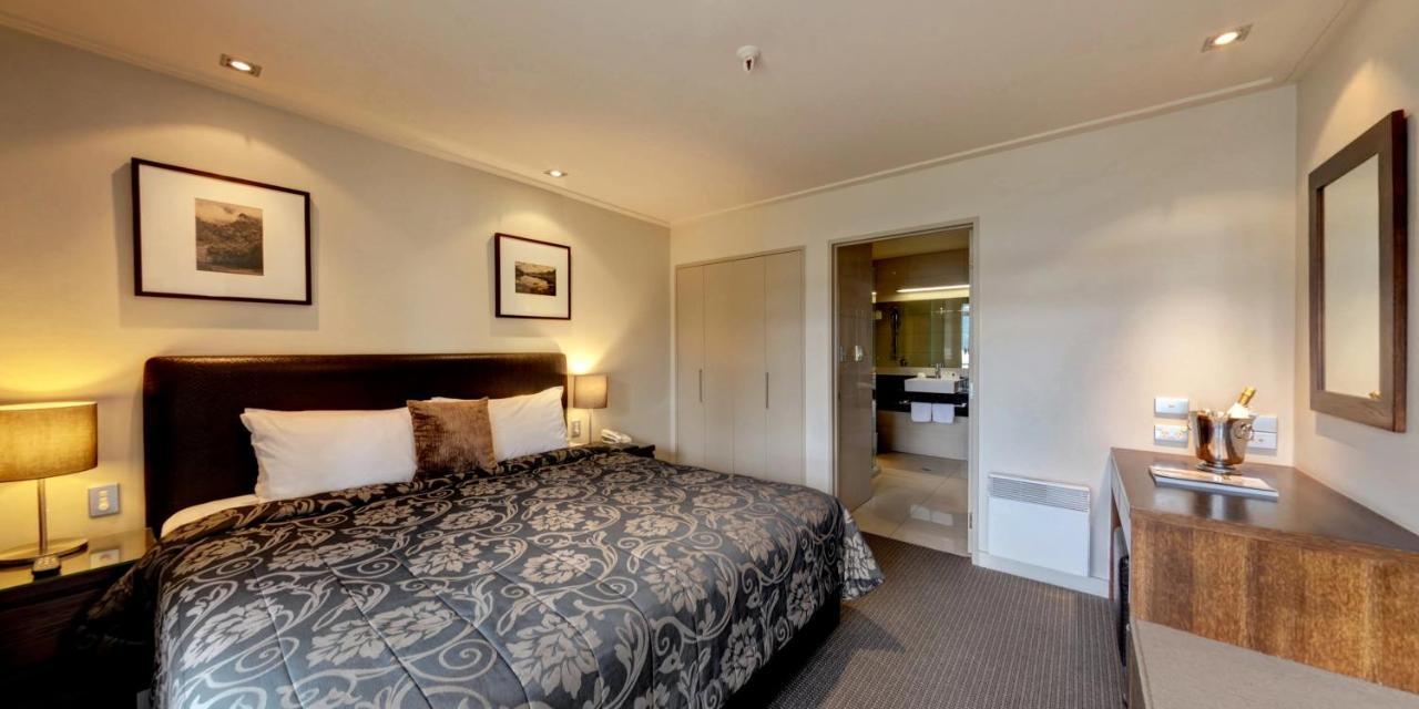 Distinction Te Anau Hotel & Villas Esterno foto