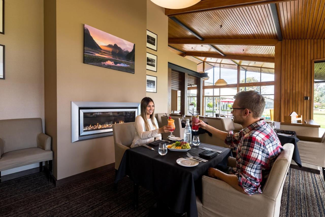 Distinction Te Anau Hotel & Villas Esterno foto