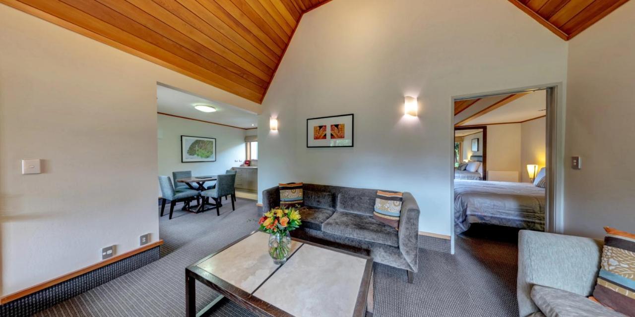 Distinction Te Anau Hotel & Villas Esterno foto