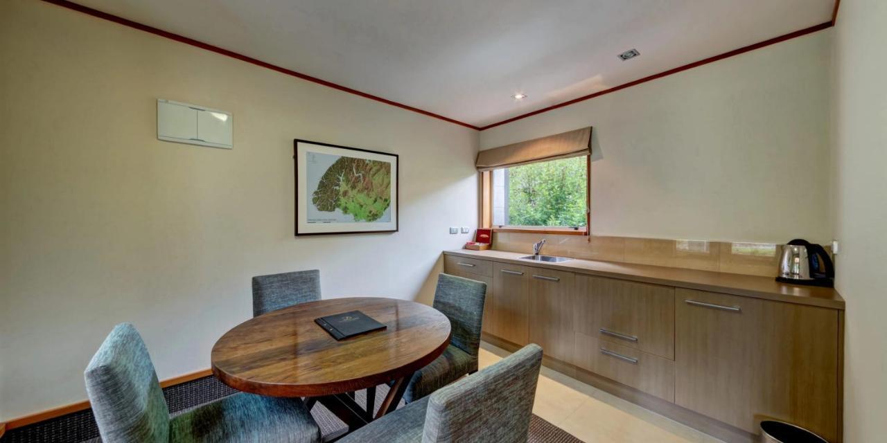 Distinction Te Anau Hotel & Villas Esterno foto